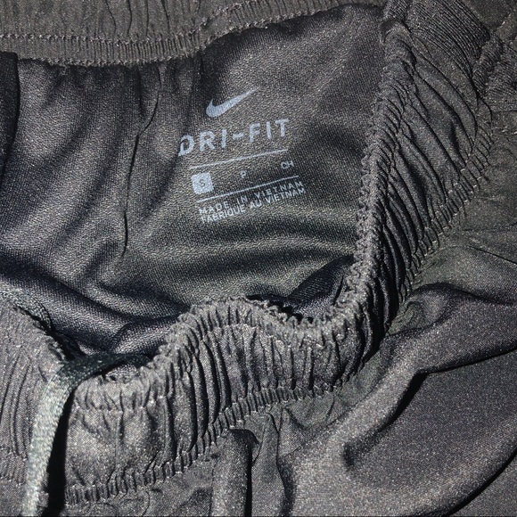 nike athletic shorts - Picture 2 of 3